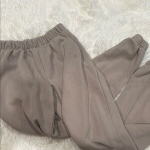 Brandy Melville Tan Rosa Sweatpants